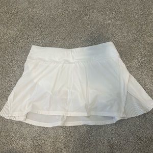 Lululemon Play Off The Pleats Mid-Rise Skirt